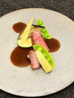 淡路牛のロースト ごぼうの赤ワインソース